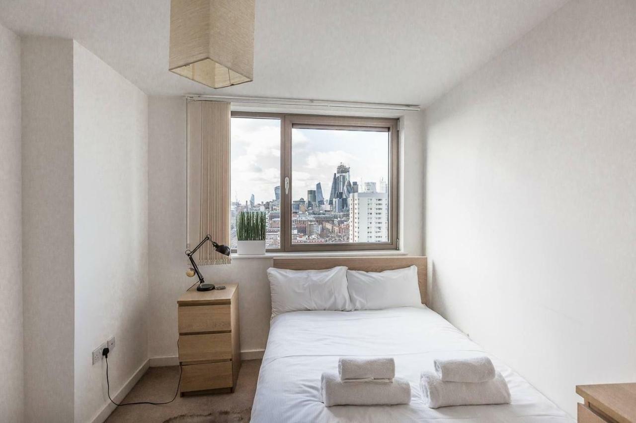 Modern 1 Bedroom Apartment In E1 With Great Views ลอนดอน ภายนอก รูปภาพ