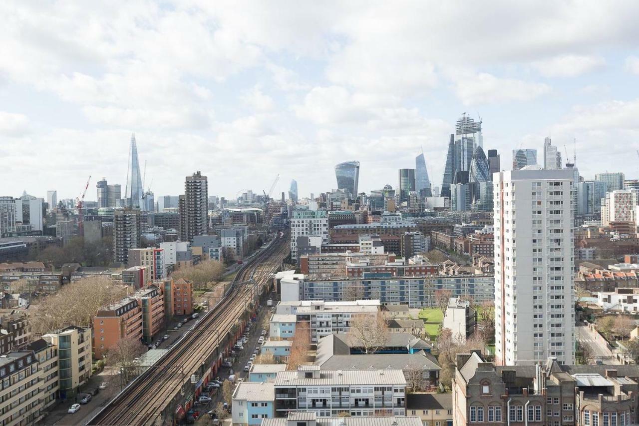 Modern 1 Bedroom Apartment In E1 With Great Views ลอนดอน ภายนอก รูปภาพ